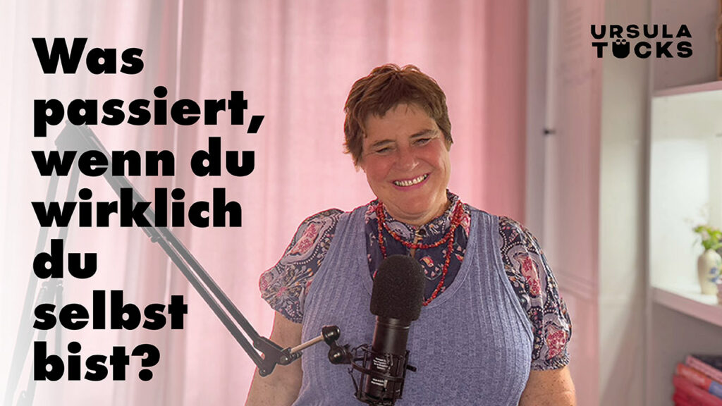 Podcastcover von Ursula Tücks zur Folge 15: Was passiert, wenn du wirklich du selbst bist? – Mentorin für kreative Frauen und Künstlerinnen spricht über Frequenz, kreative Tiefe und authentische Sichtbarkeit.