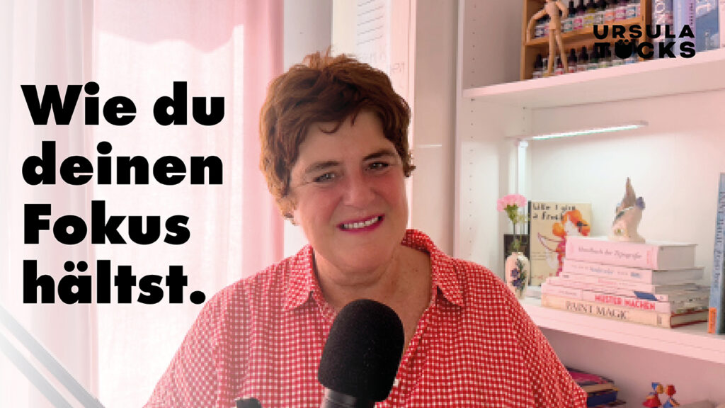 Liebe Theresa, wie schön – ich freue mich sehr, dass wir zusammen arbeiten! Ich habe dir gleich zwei Terminvorschläge für unsere erste Session reserviert: [Datum & Uhrzeit] [Datum & Uhrzeit] Sag mir einfach, welcher davon für dich passt (oder ob wir noch einmal schauen sollen). Sobald der Termin feststeht, schicke ich dir den Onboarding-Fragebogen zu. Du kannst ihn bis zur ersten Session ganz entspannt ausfüllen und mir als Word-Dokument zurückschicken – das ist natürlich freiwillig, hilft mir aber, mich noch gezielter auf dich vorzubereiten. Für die Rechnungsstellung bräuchte ich bitte noch deine vollständige Anschrift. Ich freue mich sehr auf unsere erste Session und darauf, dich bei deinen kreativen Themen zu begleiten. Herzliche Grüße Ursula