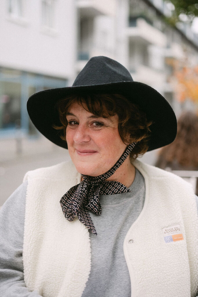 ursula tücks gründet ein monatlichen online Treff für Künstler und Kreative