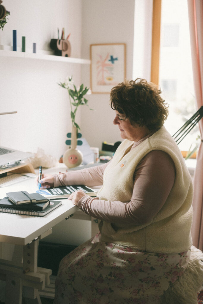 Der wEg des Kuenstlers und die Praxis. Das ist das Thema des online Retreats "Die Praxis des Kuenstlers". Online per Zoom und live.