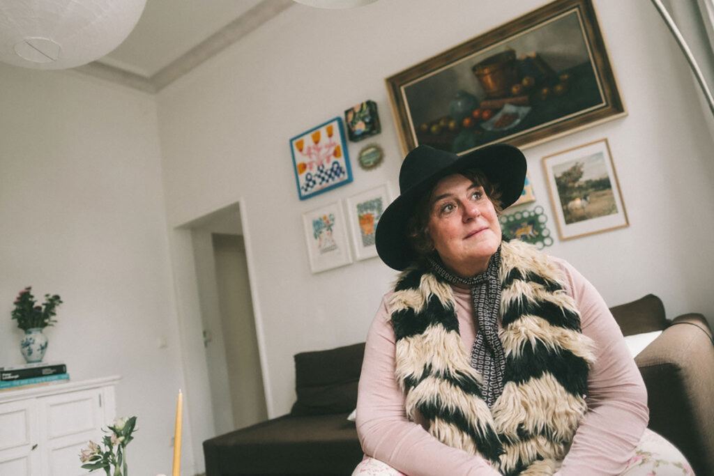 ursula tücks ist Designerin, Illustratorin, Künstlerin, Dozentin, Podcasterin, Illustratorin, Mentorin und Coach fuer Kreative.
